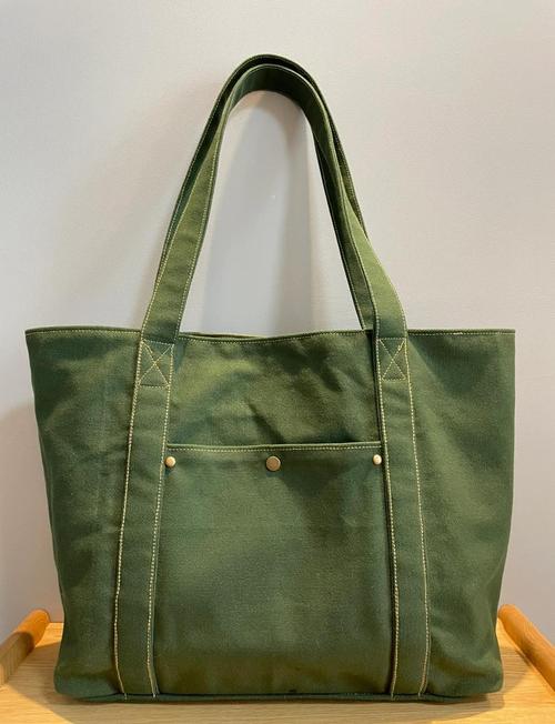 深绿色的包包怎么搭配