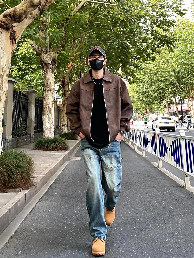 上身夹克怎么搭配衣服