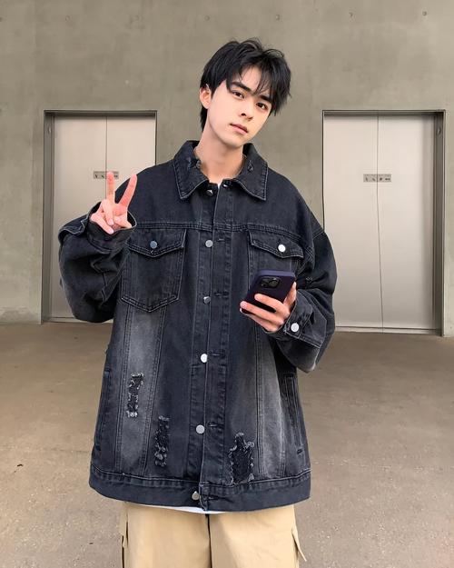 男生短牛仔外套怎么搭配图片