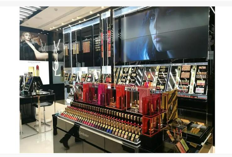 美宝莲最新专柜