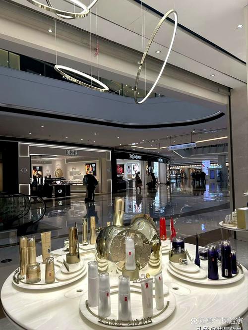 美宝莲最新专柜