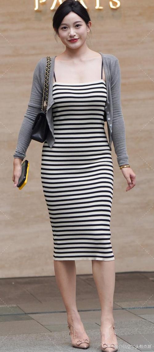 条纹高跟鞋怎么搭配图片
