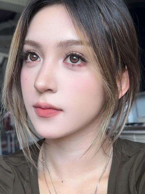 眼线笔什么颜色好看