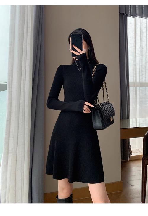 秋天黑色连衣裙怎么搭配衣服好看图片欣赏