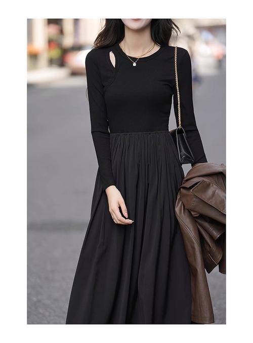 秋天黑色连衣裙怎么搭配