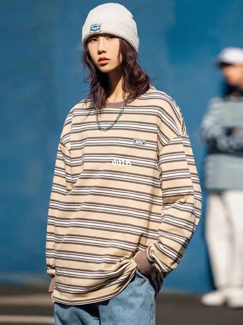 女生穿男士衣服怎么搭配什么裤子图片