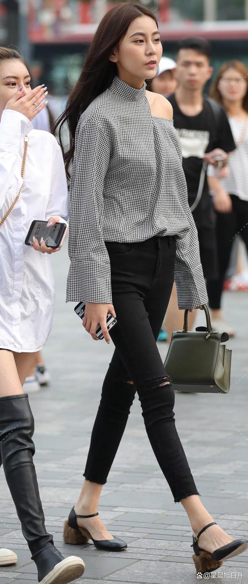 女黑白格子衬衫怎么搭配什么裤子好看图片