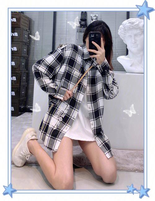 女黑白格子衬衫怎么搭配什么裤子好看图片