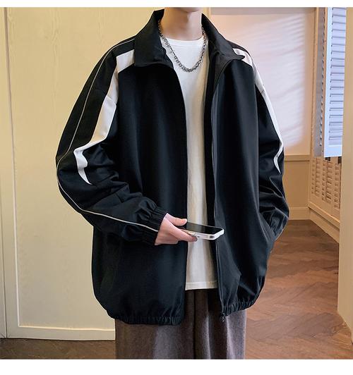 男士袖衣长外套怎么搭配衣服