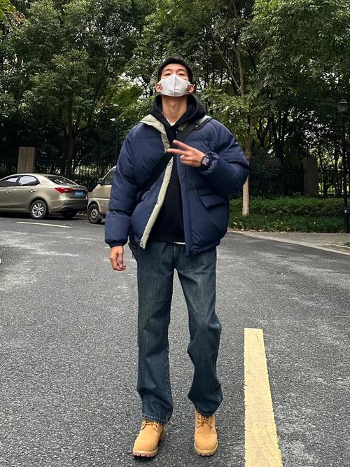 男生长裤怎么搭配衣服图片欣赏