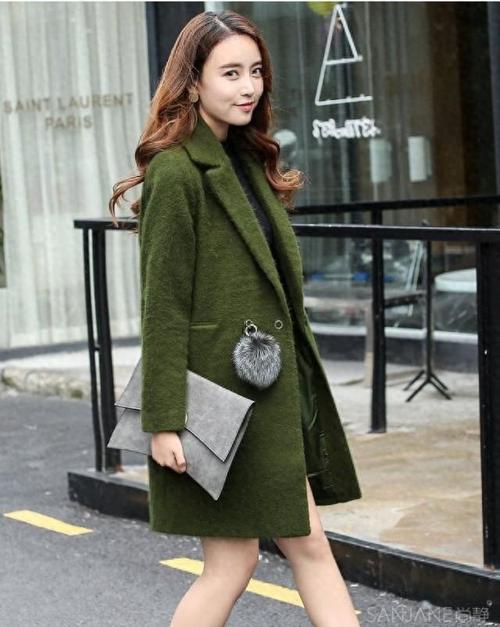 墨绿色连衣长裙怎么搭配外套