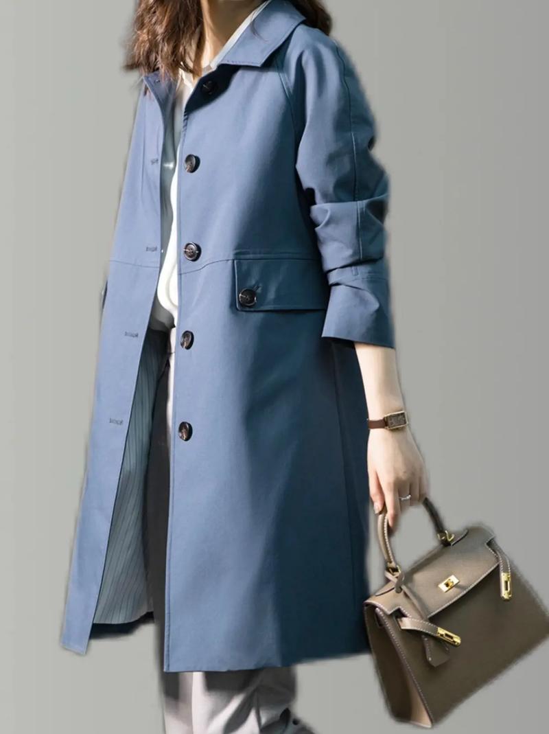 米蓝色大衣怎么搭配衣服好看吗