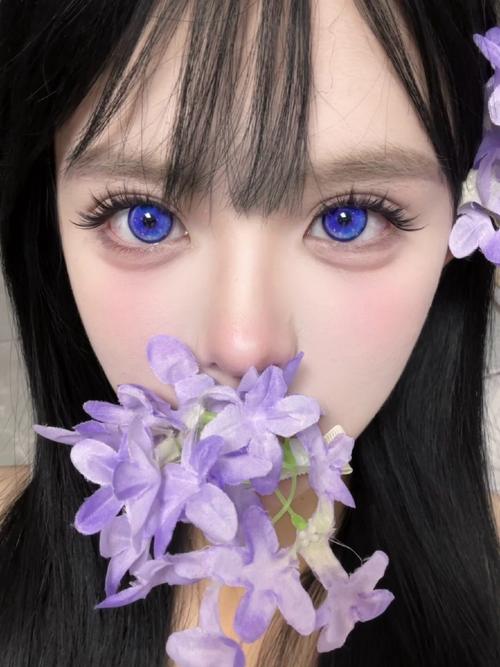 美瞳怎么搭配好