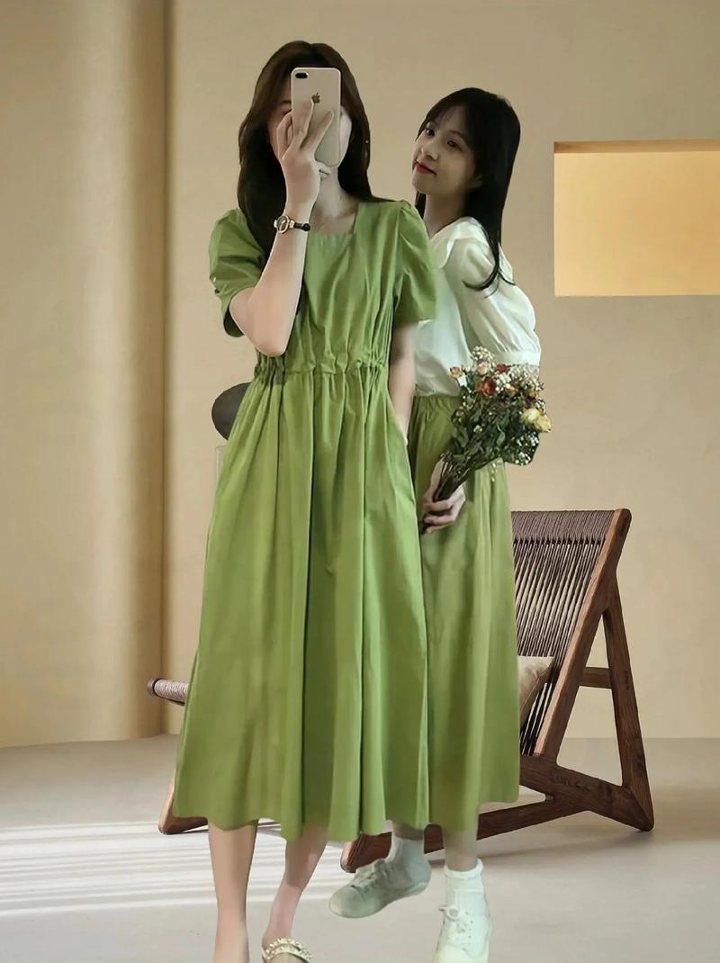 绿色中长连衣裙怎么搭配图片大全
