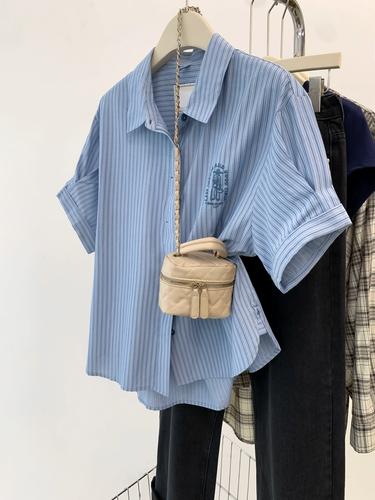 蓝条衬衣短袖怎么搭配图片