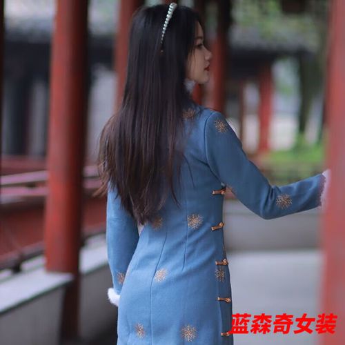 蓝色毛呢裙子怎么搭配图片