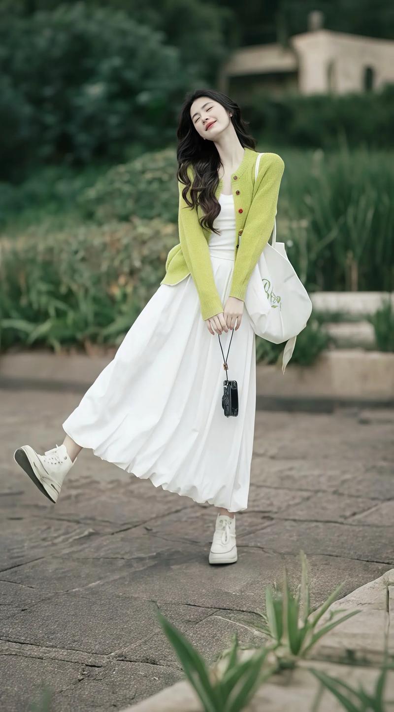 两件套连衣裙怎么搭配