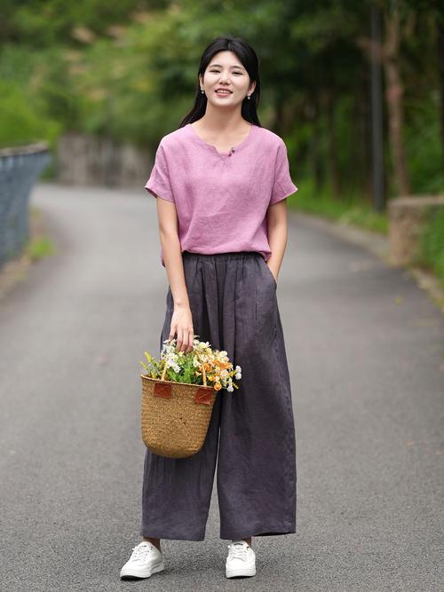 宽松棉麻衫怎么搭配