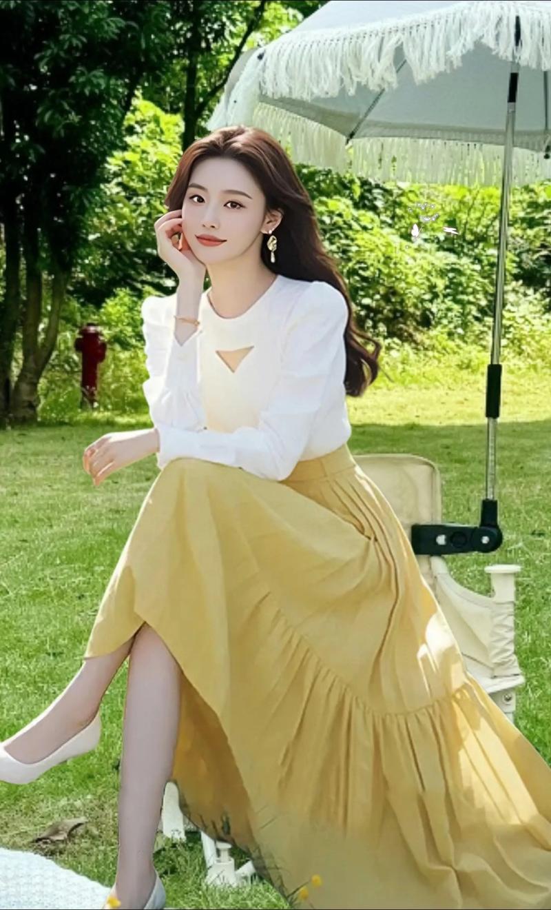 黄裙子怎么搭配衣服