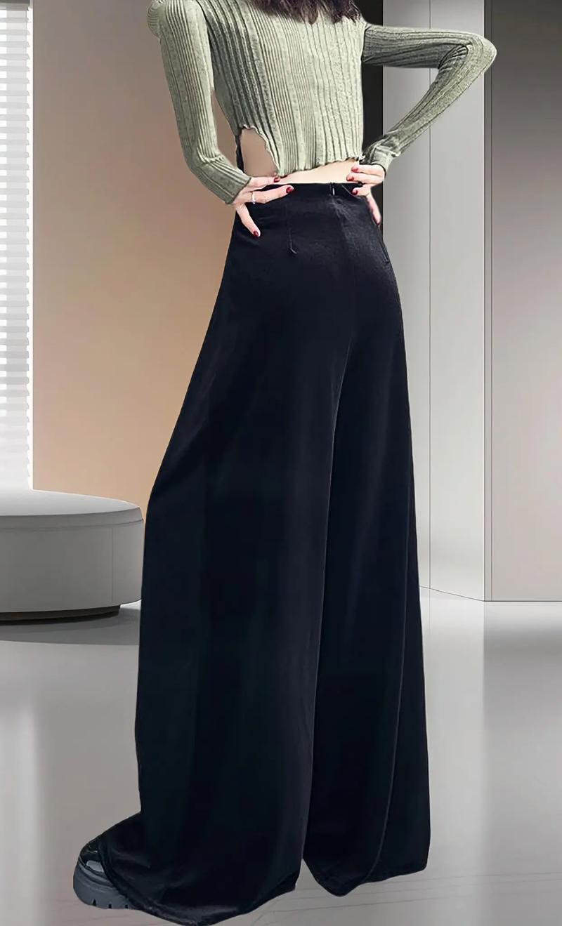 红色条纹裙裤怎么搭配上衣