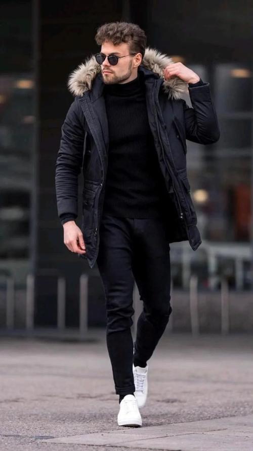 黑白男士大衣怎么搭配