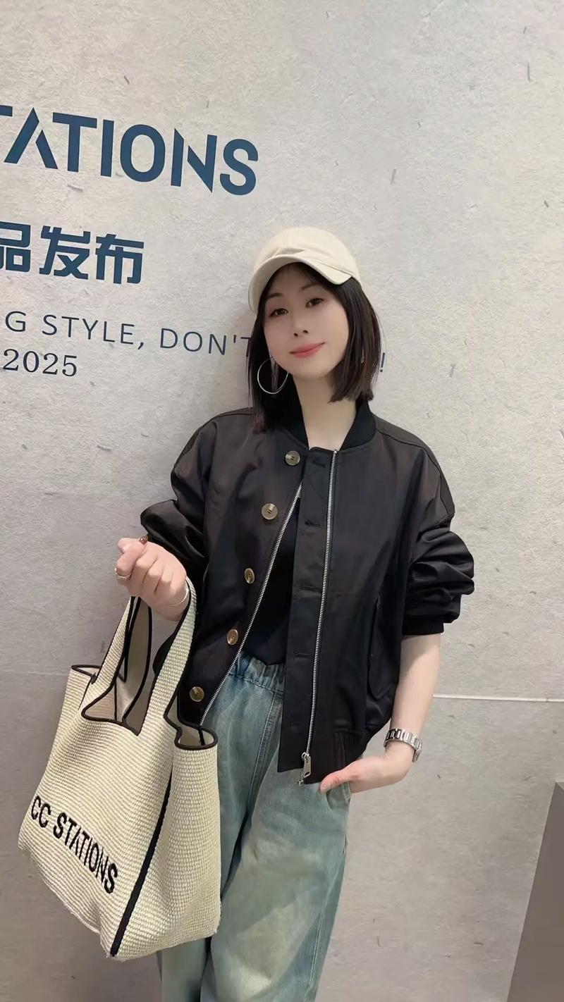 长版棒球衣外套怎么搭配图片