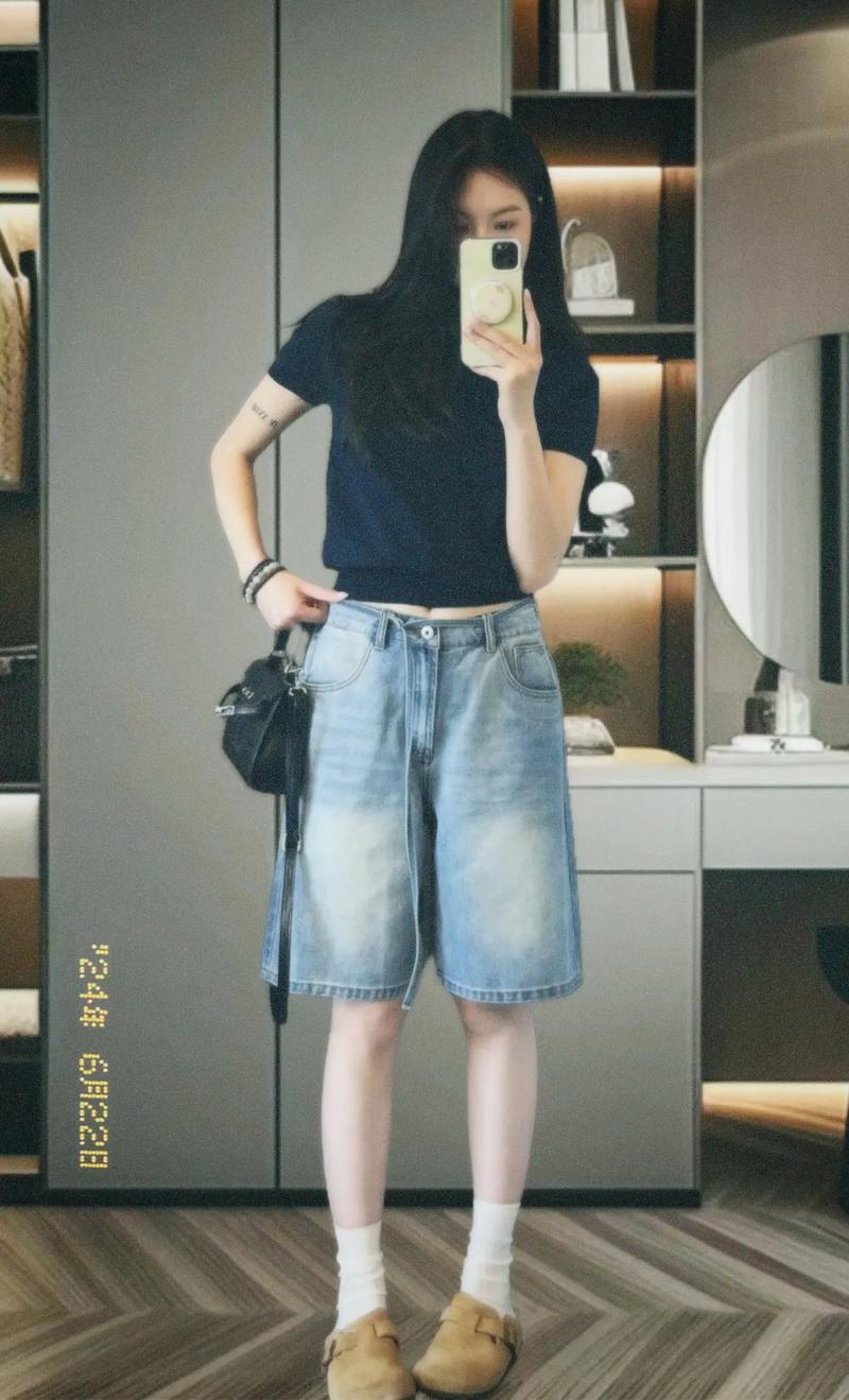 藏蓝短裤怎么搭配