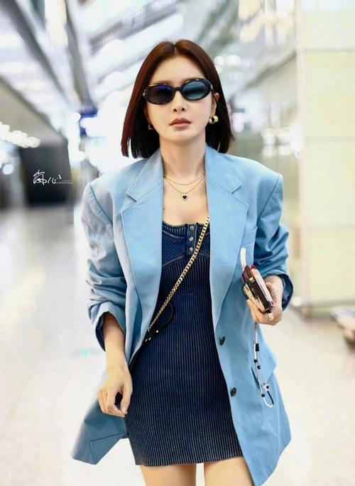 波波头怎么穿衣服搭配图片欣赏