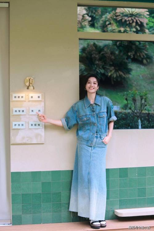 波波头怎么穿衣服搭配图片欣赏