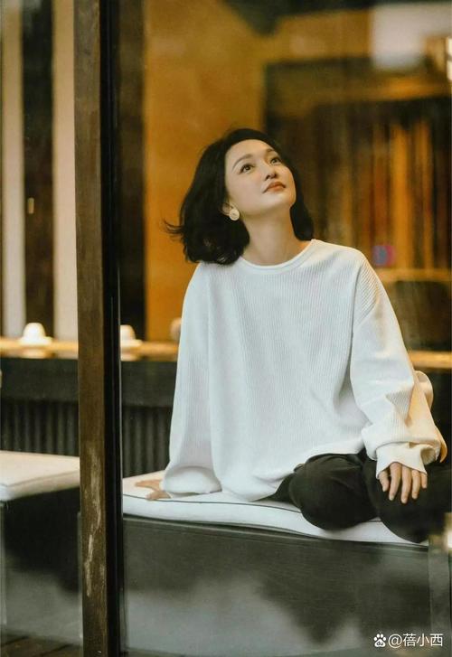 波波头怎么穿衣服搭配