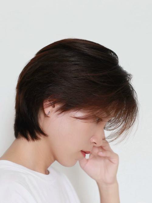 波波头夏天怎么搭配图片