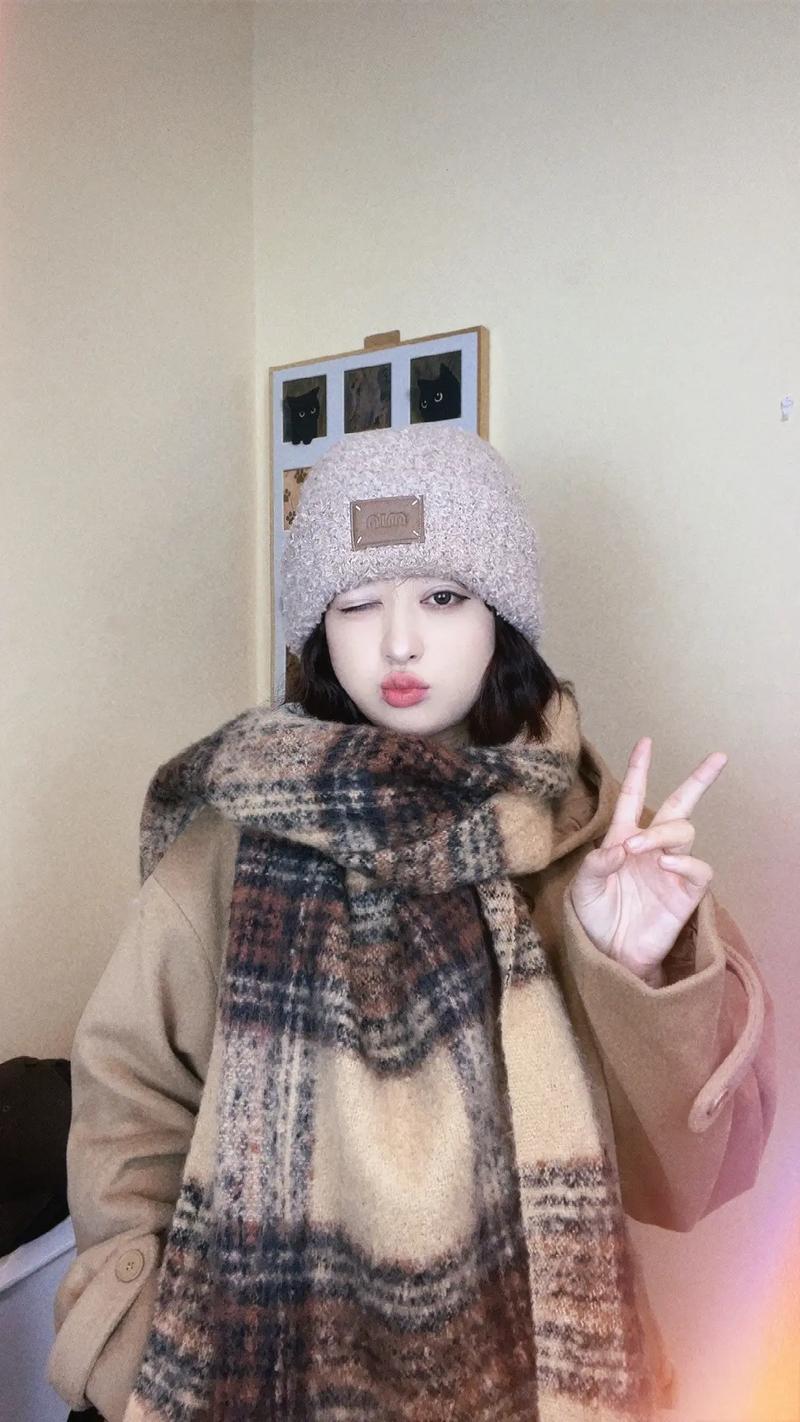 头小适合戴什么帽子