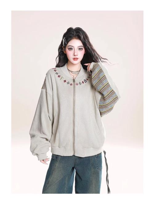 棒球服夹克外套怎么搭配图片