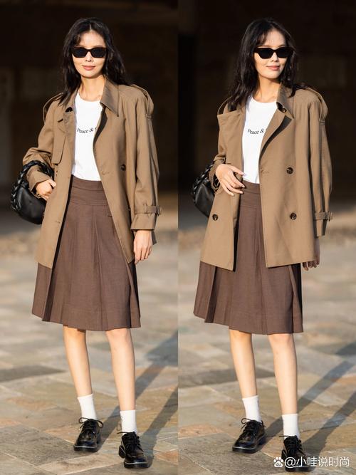 百褶裙秋季怎么搭配