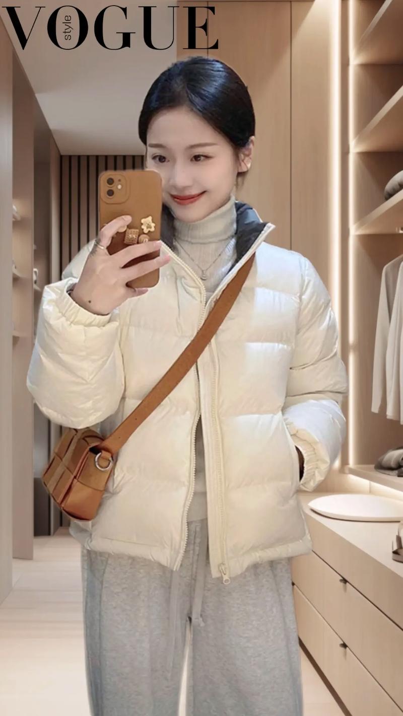 白色棉服短款怎么搭配图片