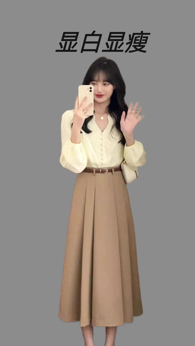 什么衣服颜色显皮肤白