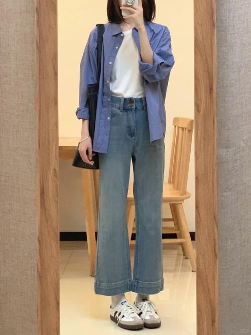 白裤子怎么搭配短袖