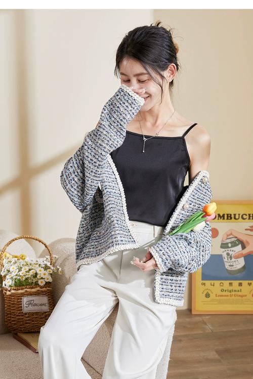 真丝吊带怎么搭配外套