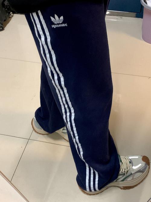 运动跑裤怎么搭配