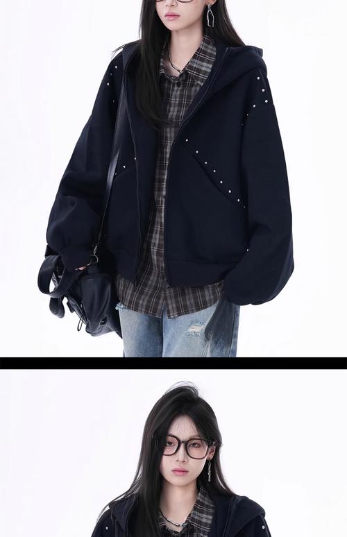 运动女外套怎么搭配衣服