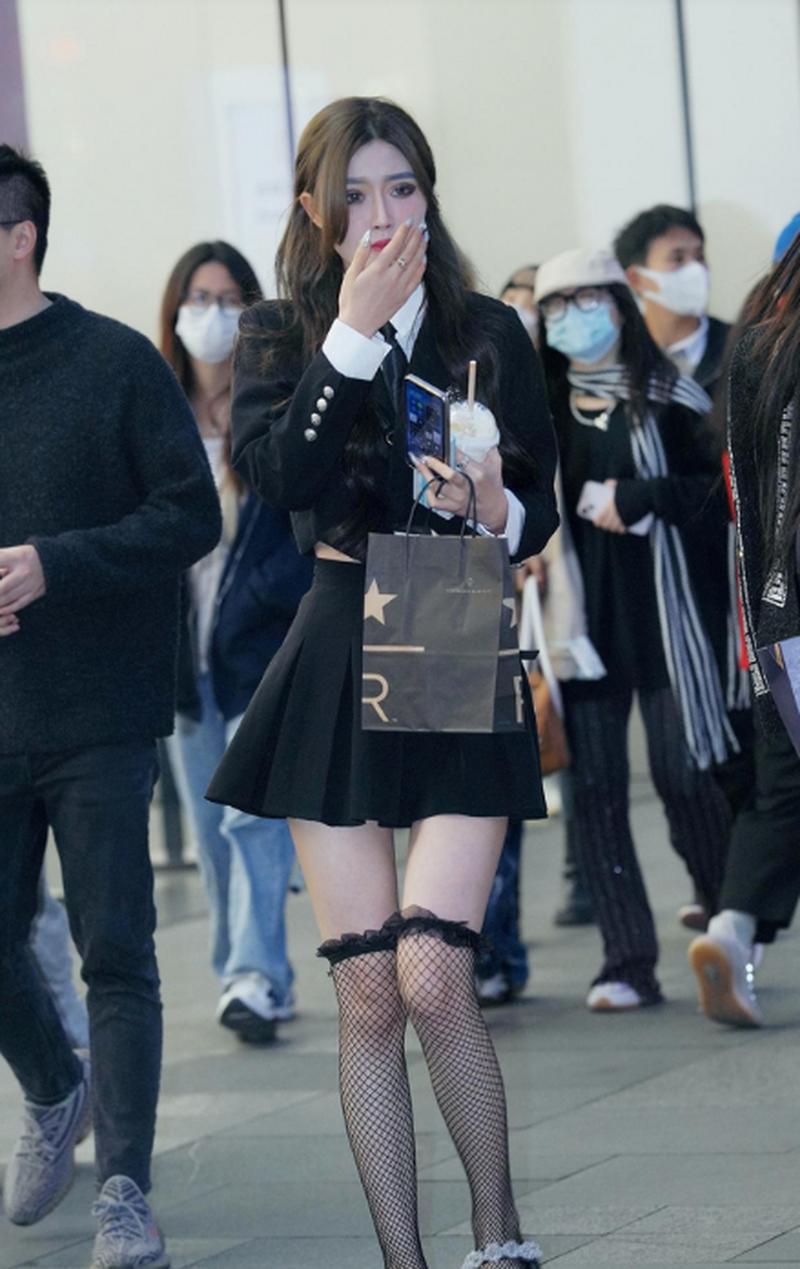 渔网裙子怎么搭配