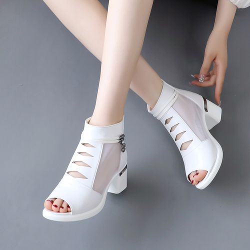 鱼嘴靴怎么搭配衣服