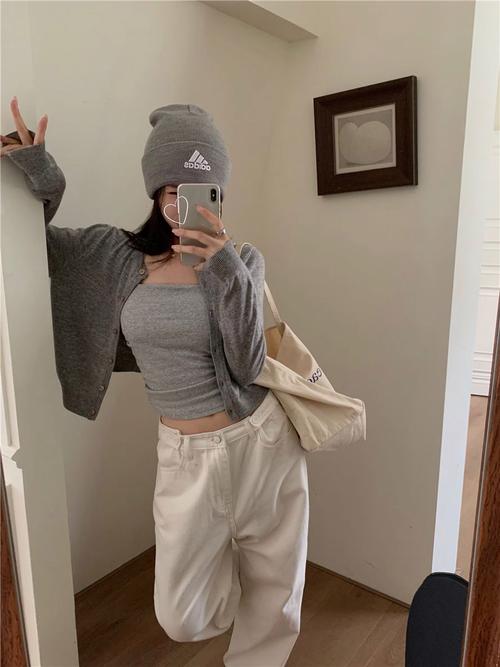 修身针织上衣怎么搭配什么外套