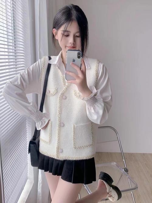 修身针织上衣怎么搭配什么外套