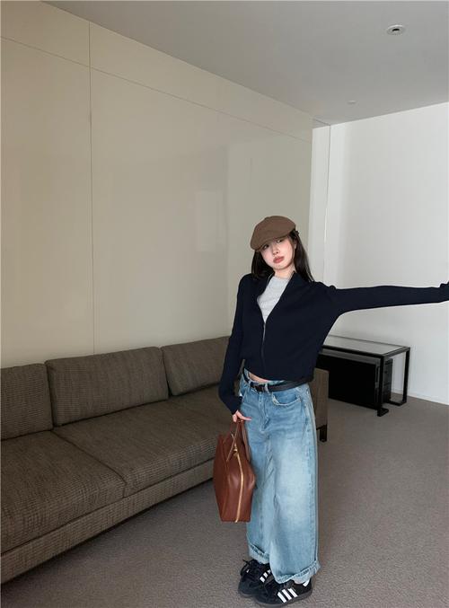 修身针织上衣怎么搭配什么外套