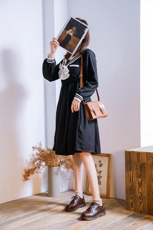 休闲复古女皮鞋怎么搭配