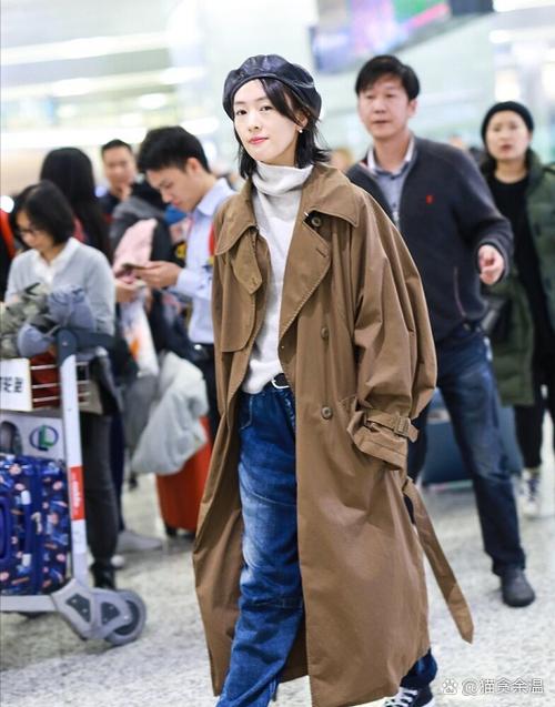 棕色短风衣怎么搭配