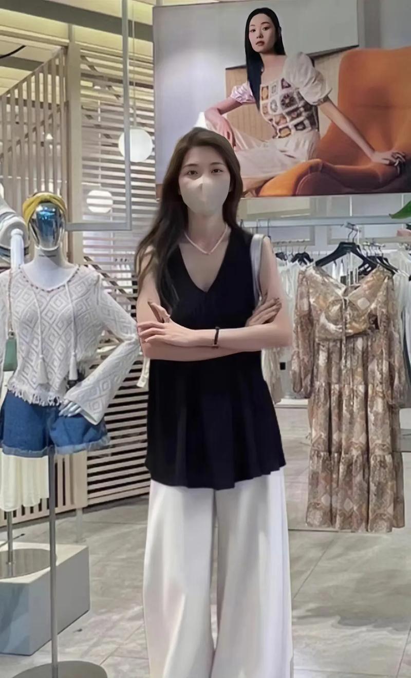 中长款的背心怎么搭配