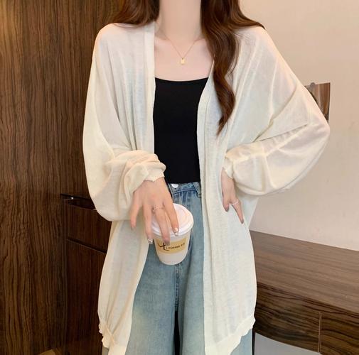 中长款薄款外套怎么搭配图片