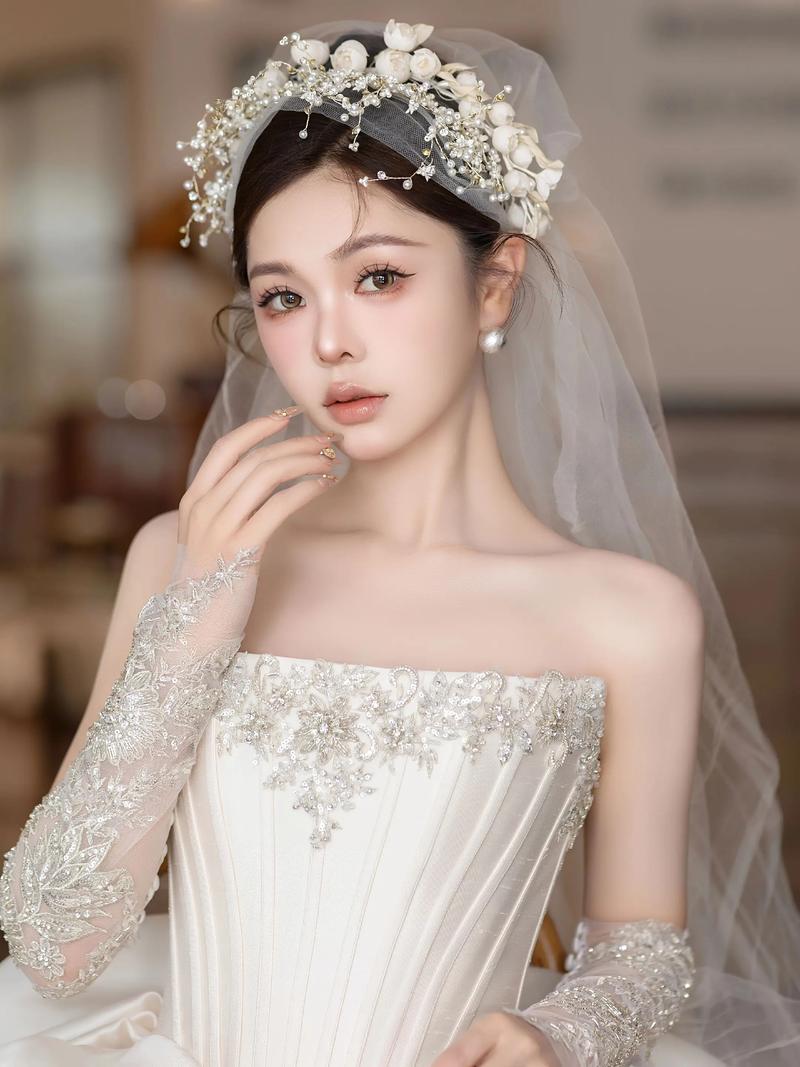 最新新娘妆面与造型